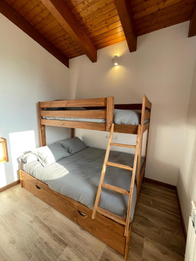 Casa De Les Escoles, Espinalbet - Alberga Castellar del Riu المظهر الخارجي الصورة