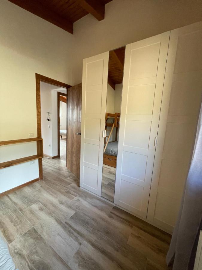 Casa De Les Escoles, Espinalbet - Alberga Castellar del Riu المظهر الخارجي الصورة