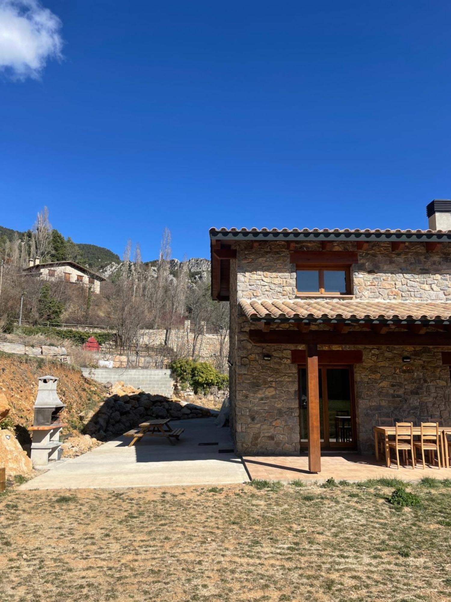 Casa De Les Escoles, Espinalbet - Alberga Castellar del Riu المظهر الخارجي الصورة