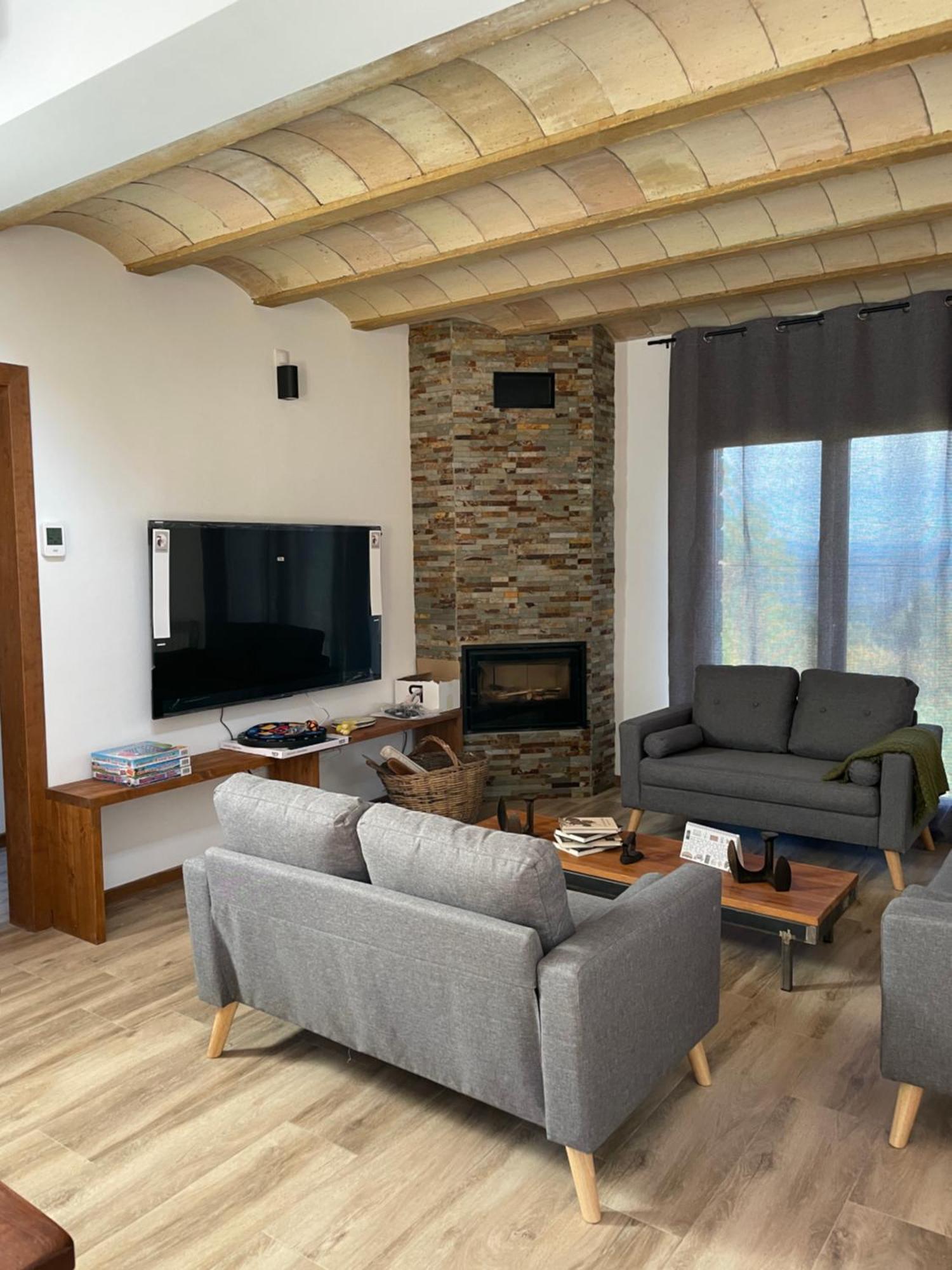 Casa De Les Escoles, Espinalbet - Alberga Castellar del Riu المظهر الخارجي الصورة
