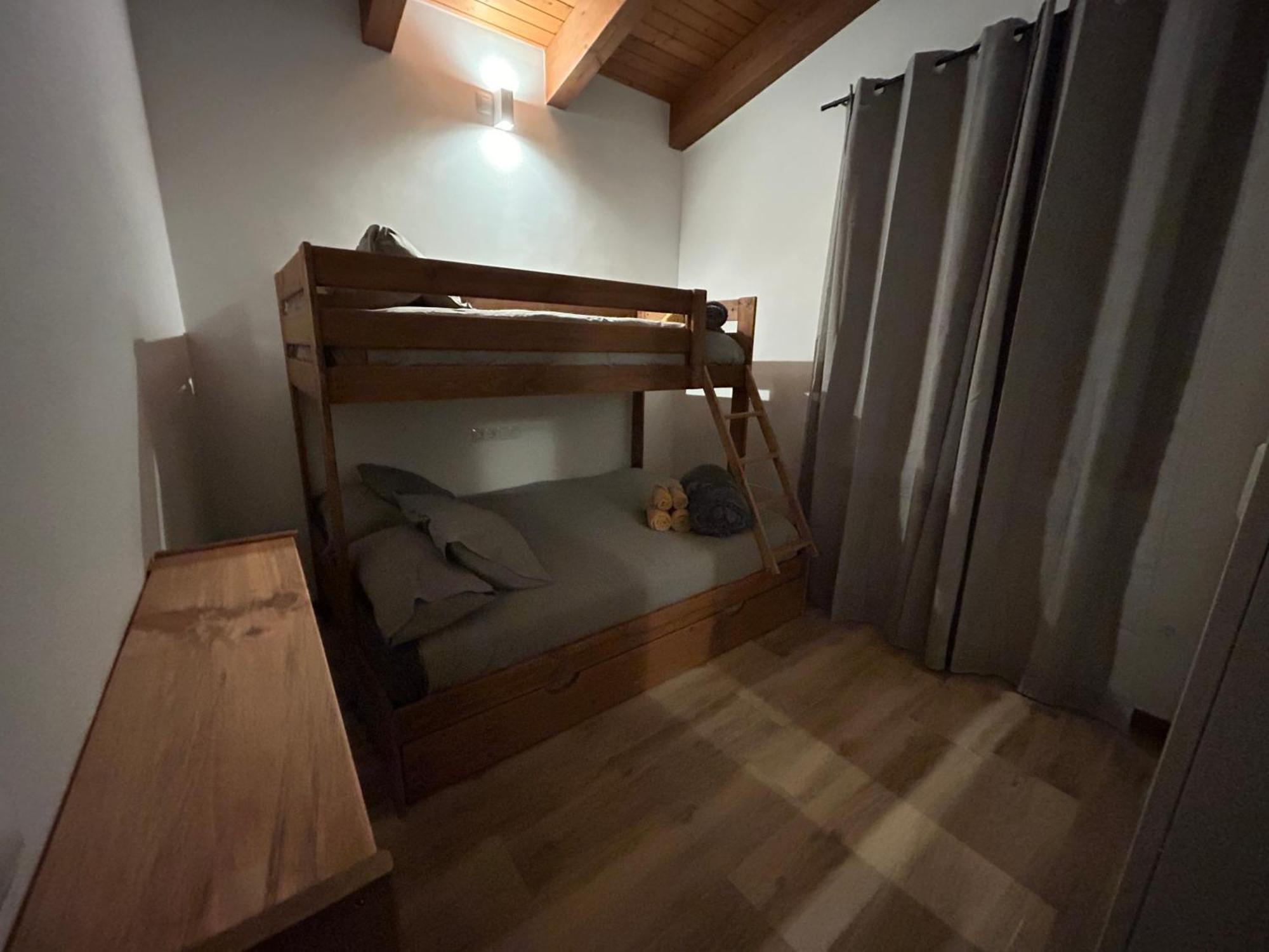 Casa De Les Escoles, Espinalbet - Alberga Castellar del Riu المظهر الخارجي الصورة