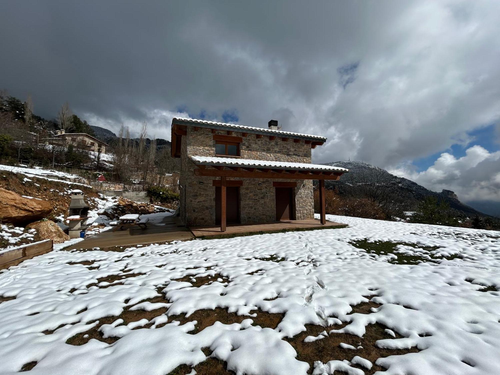 Casa De Les Escoles, Espinalbet - Alberga Castellar del Riu المظهر الخارجي الصورة