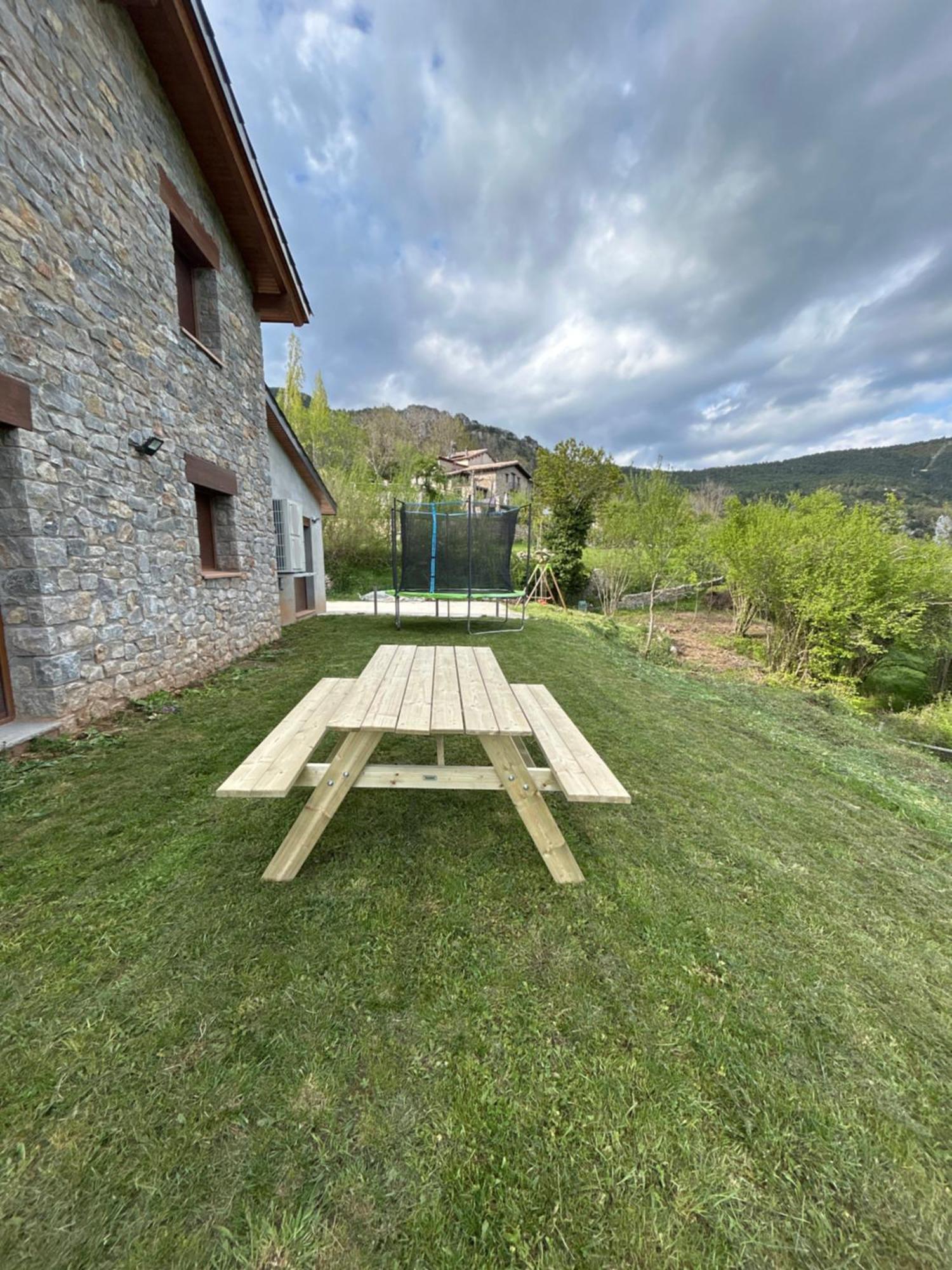 Casa De Les Escoles, Espinalbet - Alberga Castellar del Riu المظهر الخارجي الصورة