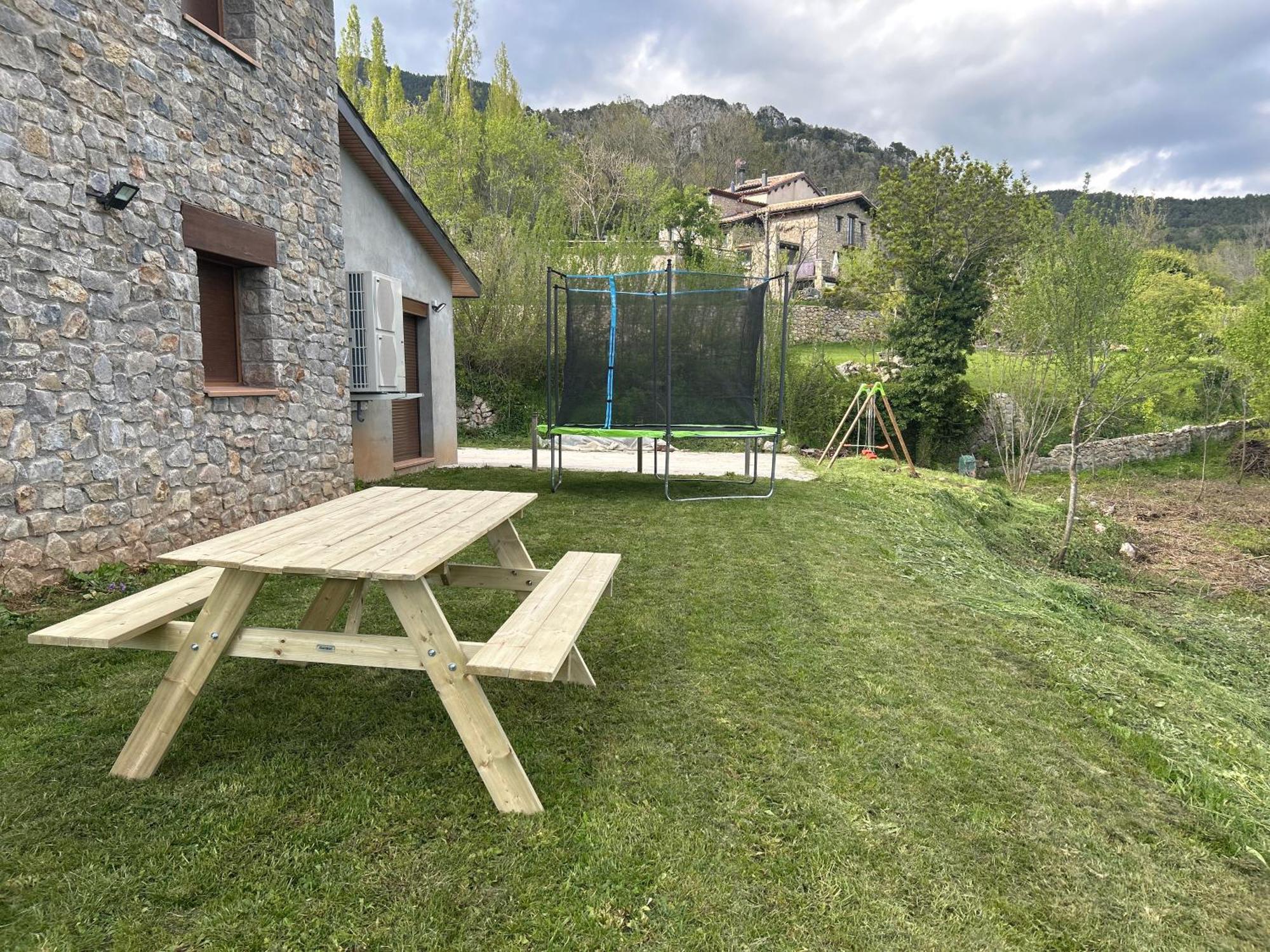 Casa De Les Escoles, Espinalbet - Alberga Castellar del Riu المظهر الخارجي الصورة